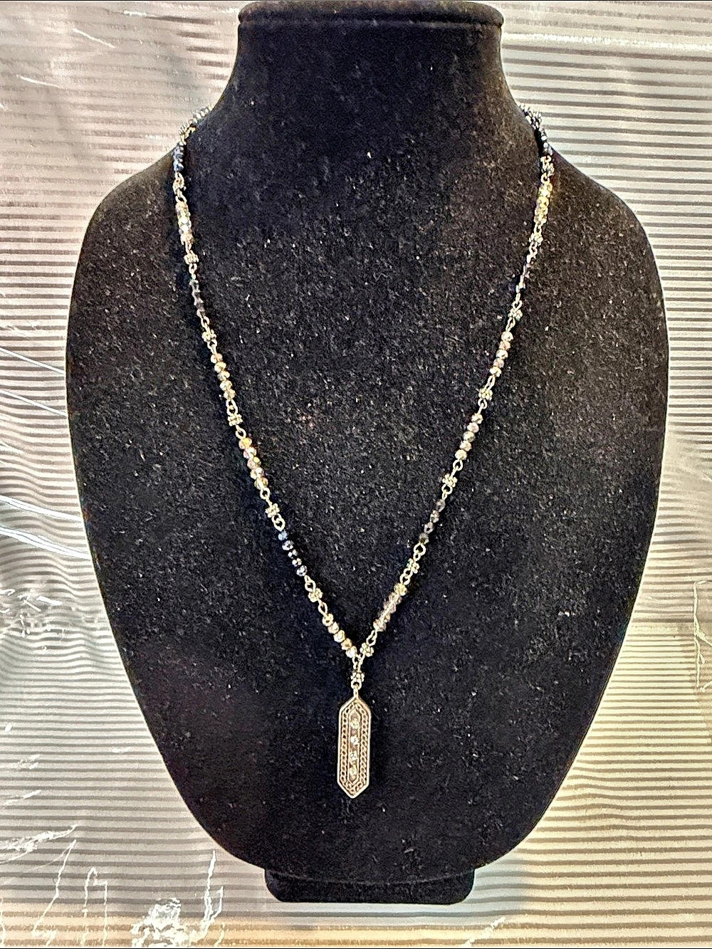 Black & Gold Pendant Necklace Like New